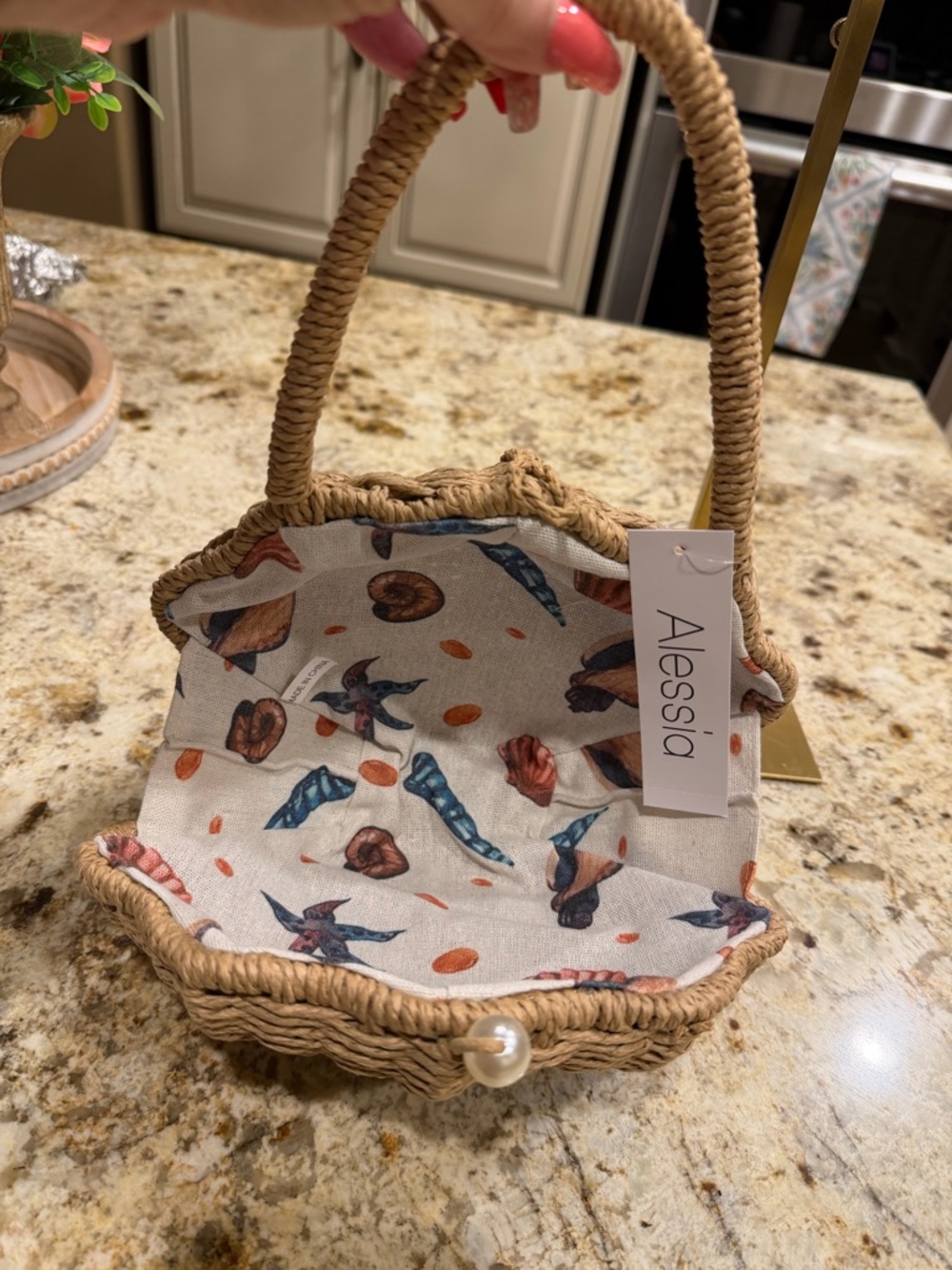 Alessia Woven Straw Shell Handbag in Natural Tan - Picture 3 of 8
